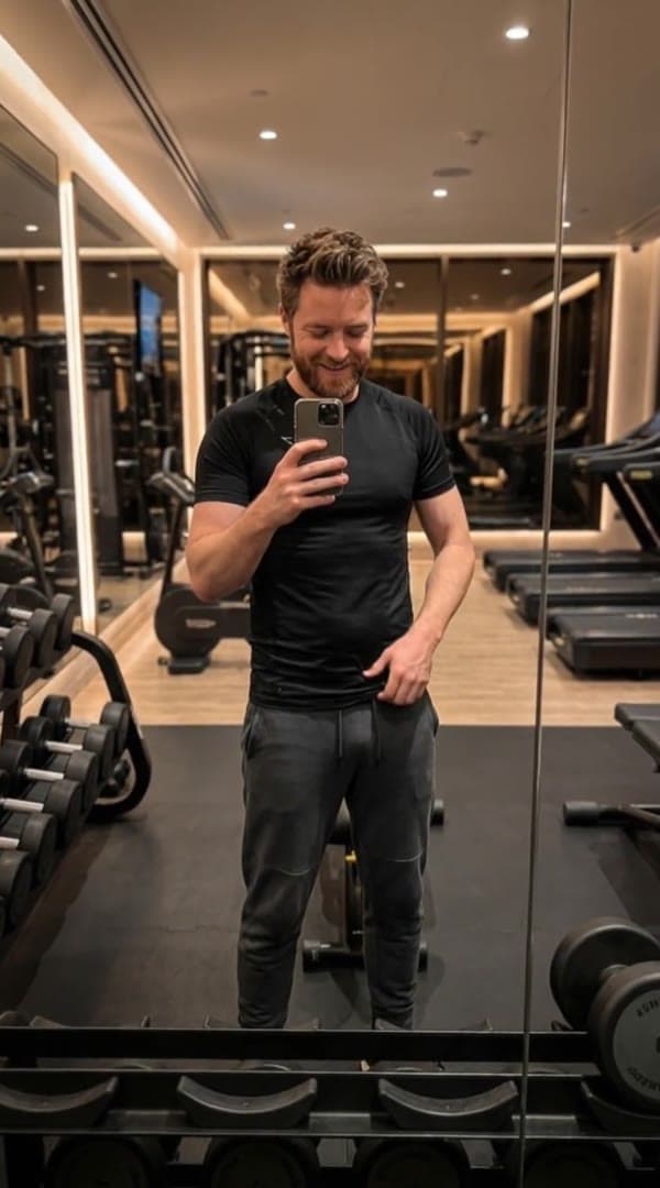 Gym Mirror Selfie preview 2