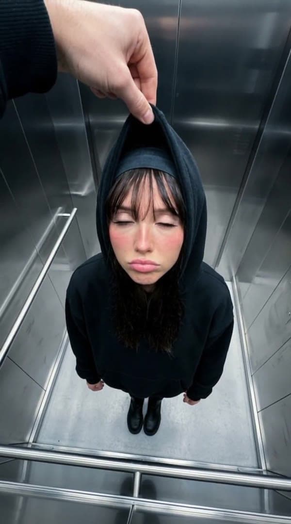 Elevator Overhead Cinematic preview 2