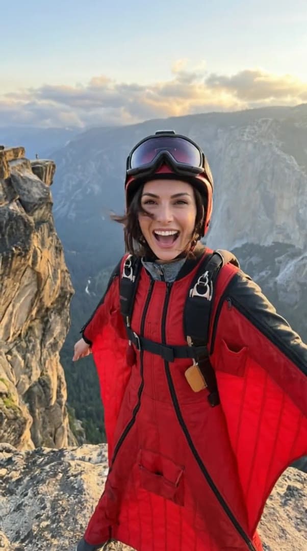 Wingsuit Cliff Jumper preview 2